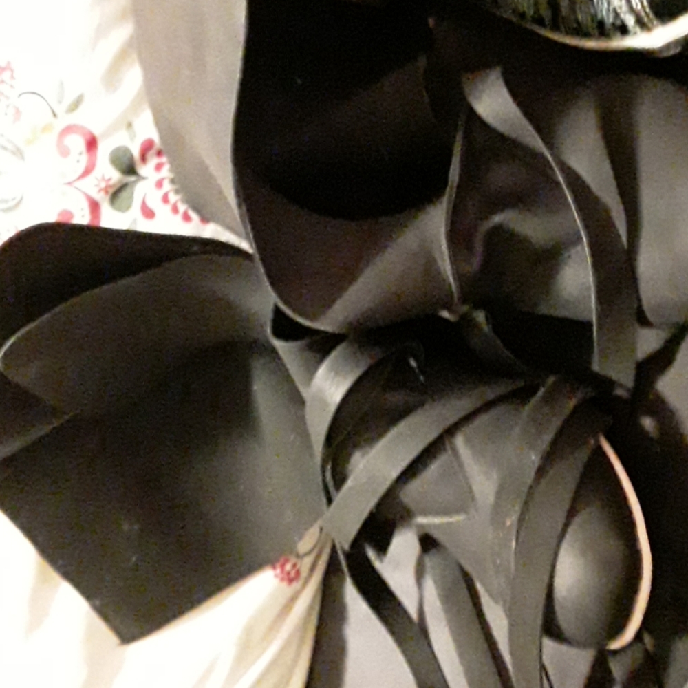 Medieval  tie  up boots---'9 1/2,